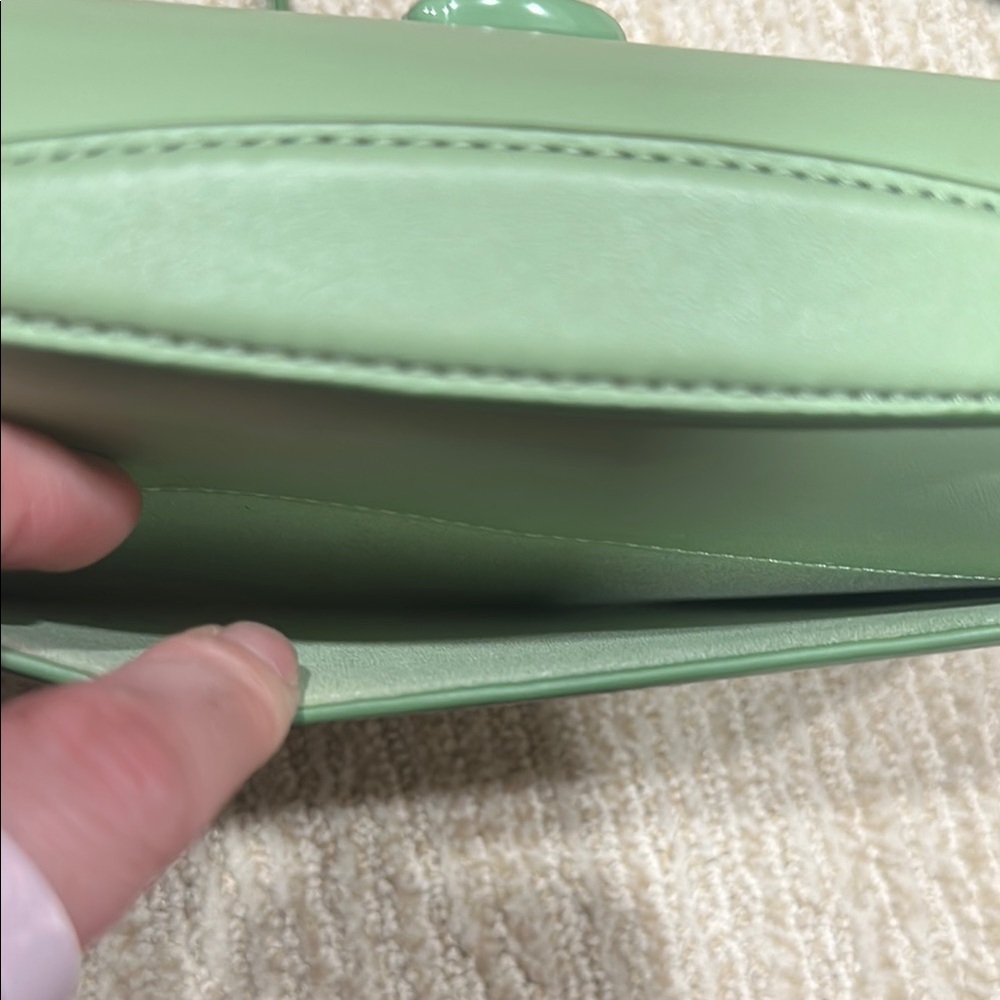 Coach Juno Crossbody in Glovetan leather and color Pale Pistacio - Picture 5 of 15